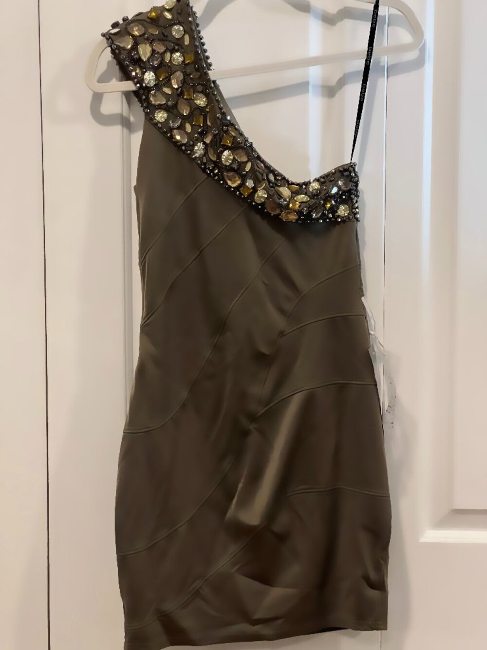 bebe Embellished One‑Sholder Cocktail Dress – Cocoa – Size S – NWT